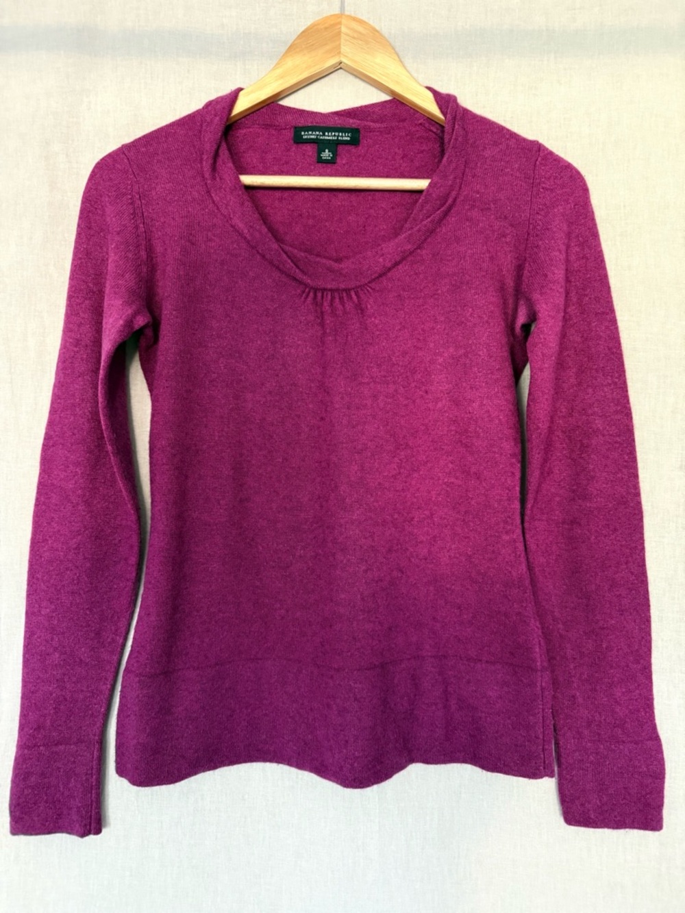 Banana Republic Fuchsia Cashmere Blend Sweater | Twisted Scoop Neck | Fitted S - Picture 2 of 12